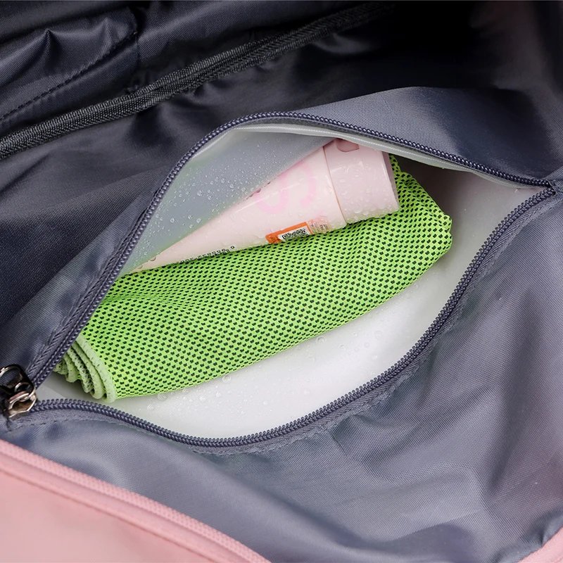 🧳 Extendable Large-Capacity Travel Duffle Bag 🧳 Extendable Large-Capacity Travel Duffle Bag
