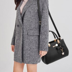 Elegant Women's Messenger Bag - Image 3